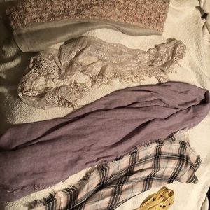 Lot of (5) fashion scarves